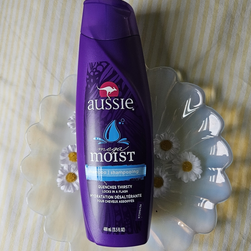 Aussie Mega MOIST Shampoo 13.5 fl oz